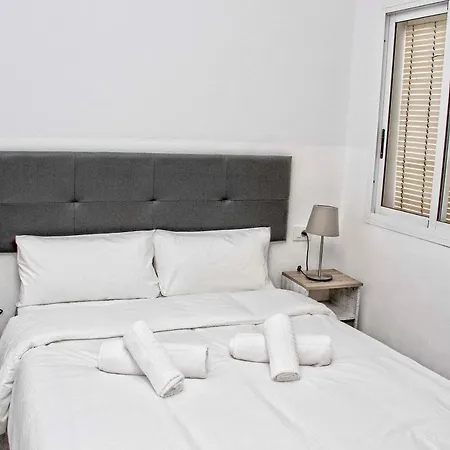 Senor Polo, La Punta. Apartment